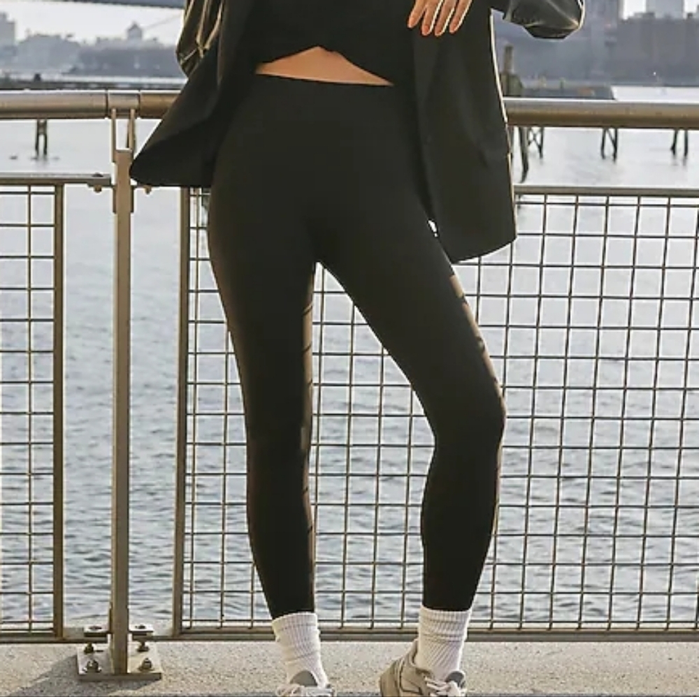 Express Super High Waisted Body Contour Leggings size medium - Picture 3 of 7